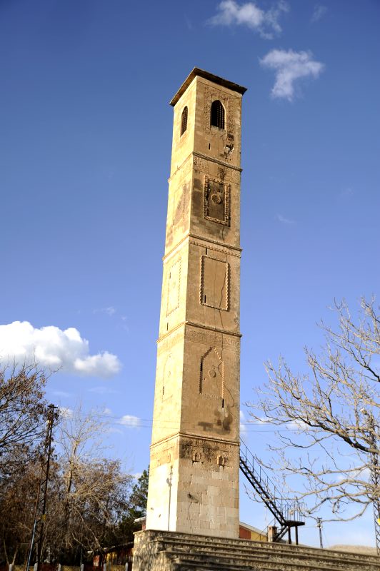 Silvan Eyyubiler Cami Minaresi (Kırık Minare)